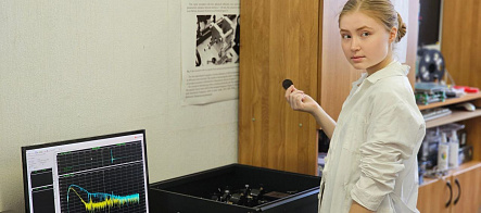 Аспирантка РФФ ТГУ создает материалы для 3D-печати электроники будущего